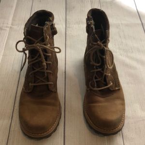 🚫SOLD🚫 Boys brown size 2 Timberland